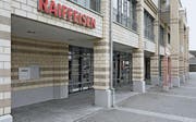 Die Raiffeisenbank strebt Zusammenschlüsse im Hinterthurgau an: So auch in Rickenbach-Wilen. (Bild: PD)