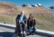 Hanspeter Müller und Franziska Ulmann genossen einen Bilderbuchtag auf dem Muottas Muragl. (Bild: PD)