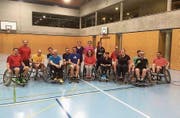 Mitglieder von JCI Appenzellerland und TV Gais zusammen mit Sandra Graf. (Bild: PD)