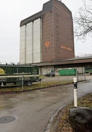Nahe an der A1 und eigener Gleisanschluss: Der Silo Schwarzenbach ist ideal erschlossen. (Bild: Hans Suter)