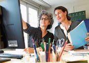 Antonella Bizzini, Leiterin der Infostelle Frau und Arbeit, und Annina Villiger, Präsidentin der Frauenzentrale Thurgau. (Bild: Donato Caspari)