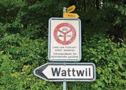 Wer nach Wattwil möchte, braucht eine Bewilligung. So abgelegen ist der Weiler in der Zürcher 1700-Seelen-Gemeinde Oberweningen.