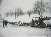 Im Winter 1908 sorgte das zwischen Rorschach und Heiden verkehrende Schienenmobil für grosses Aufsehen. (Bild: PD)