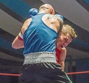 Das Zürcher Jungtalent Horia Trif (rot) gewinnt gegen den Italiener Fabio Croce. (Bild: Reto Martin (Reto Martin))