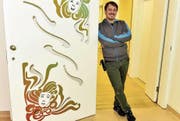 Fachmann Philipp Köstlin freut sich über den Erfolg mit dem Team der intensiven Begleit- und Pflegewohngruppe. (Bild: Heidy Beyeler)