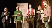 Die Teilnehmenden auf dem Podium: Karin Hellmann, Musiktherapeutin Klinik Pfäfers, Janine Gasser, Expertin durch Erfahrung, Musiker Nicolas Senn, Chefarzt Thomas Meier und Jürg Engler (von rechts). (Bild: Heidy Beyeler)