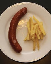 Die Toggenburger Hauswurst der Metzgerei Gebrüder Gröbli muss man nicht mehr sieden. (Bild: Martin Knoepfel)