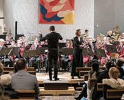 Die Stadtmusik und Gastsolistin Marietta Bosshart spielten erstmals unter der Leitung von Dirigent Gabriel Mayer Hétu. (Bild: PD)