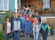 Die Sportschützen Krummbach-Hemberg unter der Leitung von Patrizia Länzlinger, RSV Toggenburg, (vorne links), organisierten den Wettkampf. (Bild: Peter Jenni)
