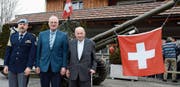 Präsident Peter Senti (Mitte) empfing an der Tagung Brigadier Beat Eberle und Ehrenpräsident Alwin Keller. (Bild: Hansruedi Rohrer)