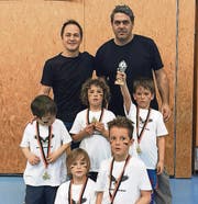 Die grossen Turniersieger der Kategorie Kindergarten: Das Team «Die fliegenden Adler». (Bild: pd)