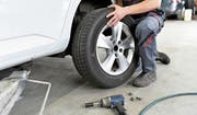 Wer sein Auto in Deutschland aufwerten lassen will, muss am deutschen Zoll eine hohe Kaution hinterlegen. (Bild: Getty)