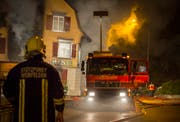 Brand beim Schuhmacher Mente in Weinfelden: Die Feuerwehr, Polizei und Ambulanz sind vor Ort. (Bild: Andrea Stalder)