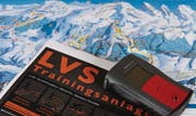 Auf der Sellamatt in Alt St. Johann entsteht die LVS-Trainingsanlage Toggenburg. Auf ihr kann jedermann mit einer Grundausrüstung – LVS, Sondierstangen und Schaufel - üben. (Bild: Christiana Sutter)