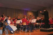 Stefan Christinger dirigiert die Musikgesellschaft Müllheim. (Bild: Jakob Kunz)