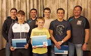 Dominik Laritz, Janis Steiger, Flavio Freuler (vorne von links), Andreas Vetsch, Mike Rüegg, Nicolas Steiger, Daniel Steiger (hinten von links). (Bild: PD)