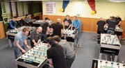 «Learning by doing» ist das Motto im Training des Tischfussballvereins Gams. (Bilder: Corinne Hanselmann)