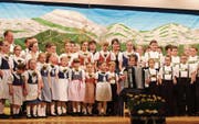 Gesungen wurde in den Trachten. (Bild: PD)