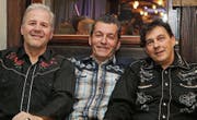 Die Musiker Roger Zirn, Bruno Leutwyler und Heinz Tobler sind sich einig: Rockabilly macht glücklich. (Bilder: Chris Marty/frauenfeld-events.ch)