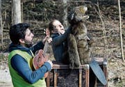 «Mir säit me Biber the Kid»: Giuseppe Spina und Rahel Wohlgensinger am Original-Biberschauplatz an der Murg. (Bild: Donato Caspari)