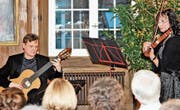 Das Duo Nordic mit Ólavur Jakobsen (Gitarre) und Monika Stauss Joensen (Violine). (Bild: Dieter Ritter)
