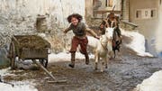 Die Tourismusregion Flumserberg will künftig auch mit der berühmtesten Bündnerin werben. Szene aus dem aktuellen «Heidi»-Film mit Anouk Steffen und Bruno Ganz. (Bild: The Walt Disney Company Switzerland)