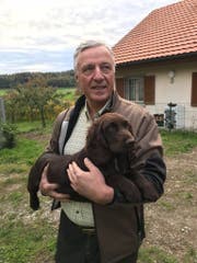 Christian Jaques mit dem deutschen Wachtelhund "Coco", der spurlos verschwunden ist. (Bild: PD)