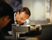 Oberflächenbehandlung ist ein zentraler Bereich der Nanotechnologie, wie an einem Nano-Kongress in St. Gallen demonstriert wurde. (Bild: Hannes Thalmann)