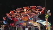 Viele bunte Lämpchen, Musik und spektakuläre Bahnen sind Teil der alljährlichen Faszination auf dem Ebnet. (Bilder: Andy Lehmann)