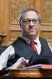 Christian Lohr stimmte 2014 für lockerere Exportregeln für Waffen. (Bild: ky/Peter Klaunzer)