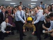 Zwergenwurfszene aus "The Wolf of Wallstreet": In vielen Ländern gibt es Verbote. (Bild: Screenshot Youtube)