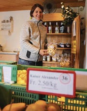 Der Hofladen von Claudia Germann zieht rund um die Uhr Kunden an. (Bild: Jolanda Riedener)