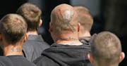 Zum Konzert in Unterwasser sollen Rechtsextreme aus ganz Europa – hier bei einem Treffen im ostdeutschen Jena – angereist sein. (Bild: AP)