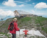 «Die Strategie mit der Kombination von unberührter Natur, faszinierender Landschaft, Kultur und Gastronomie ist richtig», zieht Mélanie Eppenberger als Verwaltungsratspräsident der Toggenburg Bergbahnen ein positives Fazit aus dem Bergsommer 2016. (Bild: Urs Bucher)
