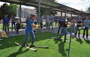 Die Bevölkerung war beim ungewöhnlichen Wettkampf gefordert. (Bild: Ramona Riedener)