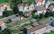 Wenn alles gut läuft, wird das Gebäude der Viola Floristik und Gärtnerei im Herbst abgebrochen. Neu gäbe es zwei Häuser und unten würde ein neues Gewächshaus gebaut werden. (Bild: PD)
