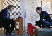 Mit Humor: Simone Keller und Philip Bartels bei ihrem Musikauftritt. (Bilder: Barbara Fatzer)