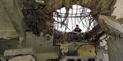 Tausende Bombenangriffe hat die saudische Luftwaffe seit Kriegsbeginn geflogen. Sie zerstörte die zivile Infrastruktur und löste damit eine humanitäre Katastrophe aus. (Bild: Yahya Arhab/EPA (Sanaa, 7. Oktober 2017))