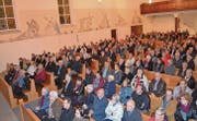 Grossaufmarsch zur vierten Bürgerversammlung für Zweitwohnungsbesitzer in der katholischen Kirche Alt St. Johann. (Bilder: Adi Lippuner)