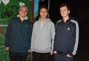 Gian-Andri Stahl sowie Timo und Jan Räbsamen (von links) sind Teil des 15-köpfigen Kollektivs, welches sich für die Schaffung eines selbstverwalteten Jugendzentrums in Wil einsetzt. (Bild: gia)