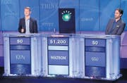 Der Computer Watson besiegt im Jahr 2011 die Kandidaten Ken und Brad im TV-Quiz Jeopardy. (Bild: ap/Seth Wenig)