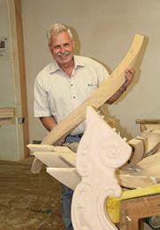 Spezialanfertigungen in Sachen Treppenbau sind das Steckenpferd von Fritz Rutz. (Bild: Martina Signer)
