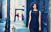 Pendelt gerade zwischen Rheinfelden, Paris und Bejing: Khatia Buniatishvili, junge Pianistin aus Georgien. (Bild: Esther Haase)