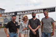 Vier vom Vorstand des Romanshorner Sommernachtsfestes: Markus Diethelm (Bauchef), Madeleine Fisch (Kassier), Andreas Diethelm (Sicherheit/Verkehr) und Cello Fisch (Präsident). (Bild: Markus Schoch)