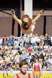Luftsprünge in der Olma-Arena: Beim Turnverein Eschlikon ist am Tag des Gastkantons der Leu los. (Bild: Ralph Ribi)