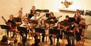 42 Kinder spielen 21 Musikstücke (Bild: Markus Bösch)