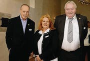 Wolfgang Kuchler, Sonja Wiesmann und Gastropräsident Ruedi Bartel. (Bild: Nana do Carmo / TZ)