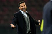 Fand auch gegen den FC Zürich nicht die richtigen Mittel: FCSG-Coach Joe Zinnbauer. (Bild: Keystone)