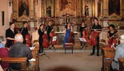 Schlussapplaus mit den Cellistinnen und Cellisten des Ateliers an der Kantonsschule Wattwil. (Bilder: Peter Küpfer)