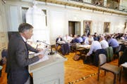 Motionär Hanspeter Gantenbein spricht im Frauenfelder Rathaus zu den Mitgliedern des Thurgauer Grossen Rats. (Bild: Donato Caspari)